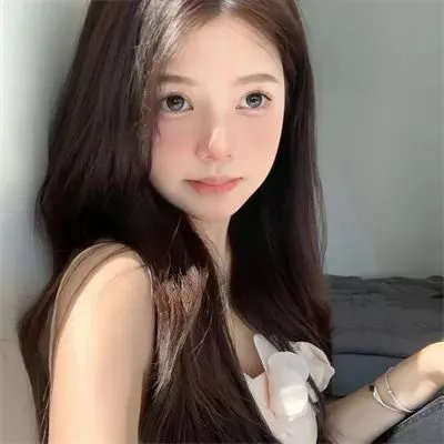 有色彩的女子